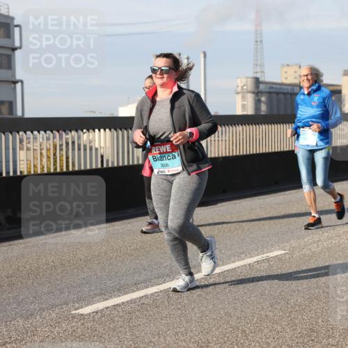 03.10.2025 - Köhlbrandbrückenlauf Lena Gebhardt http://msf.ph/oto/9116594 03.10.2025 10:21:02 Position 2 3606, 3093 meine-sportfotos.de