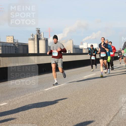 03.10.2025 - Köhlbrandbrückenlauf Lena Gebhardt http://msf.ph/oto/9116601 03.10.2025 09:44:09 Position 2  meine-sportfotos.de