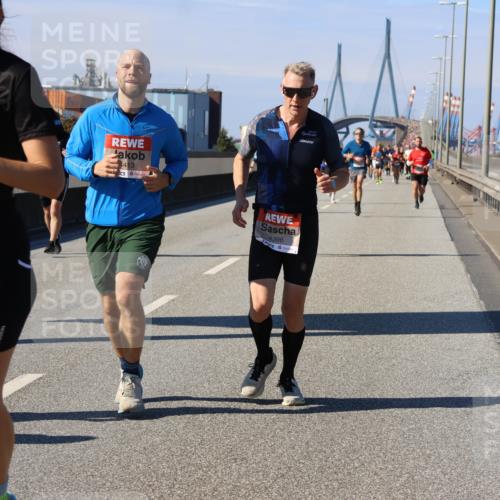 03.10.2025 - Köhlbrandbrückenlauf Strokosch-Dieckow http://msf.ph/oto/9116611 03.10.2025 12:51:21 Position 3 413, 4396 meine-sportfotos.de