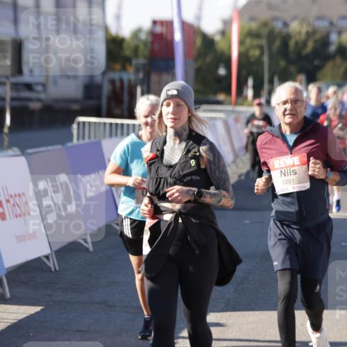 03.10.2025 - Köhlbrandbrückenlauf Jannik Wohlers http://msf.ph/oto/9116614 03.10.2025 13:33:31 Ziel 4006, 5179, 5211, 5281, 5413, 5546, 5549, 6094, 6276 meine-sportfotos.de
