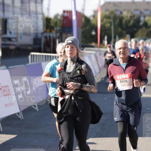 03.10.2025 - Köhlbrandbrückenlauf Jannik Wohlers http://msf.ph/oto/9116620 03.10.2025 13:33:31 Ziel 4006, 5179, 5211, 5281, 5413, 5546, 5549, 6094, 6276 meine-sportfotos.de