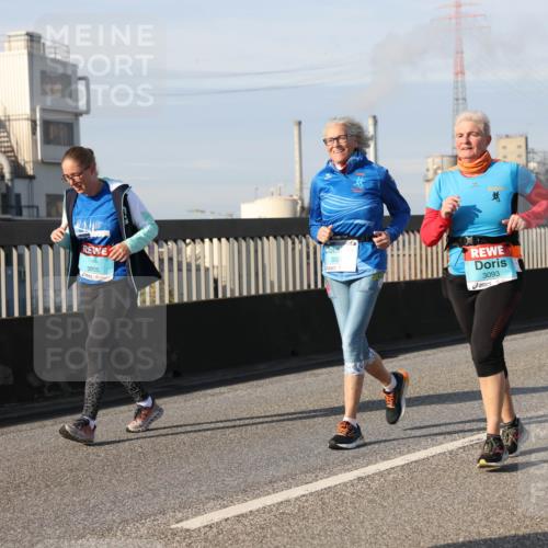 03.10.2025 - Köhlbrandbrückenlauf Lena Gebhardt http://msf.ph/oto/9116629 03.10.2025 10:21:04 Position 2 3805, 3093 meine-sportfotos.de