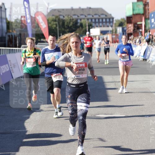 03.10.2025 - Köhlbrandbrückenlauf Jannik Wohlers http://msf.ph/oto/9116630 03.10.2025 13:02:52 Ziel 4095, 4116, 4137, 4203, 4279, 4579, 4619, 4747, 5245, 5793, 5810, 6175, 6255, 6447, 6739 meine-sportfotos.de