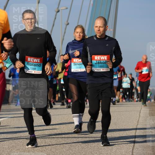 03.10.2025 - Köhlbrandbrückenlauf Strokosch-Dieckow http://msf.ph/oto/9116645 03.10.2025 09:49:32 Position 2 11021, 1598, 1588, 2230, 1892 meine-sportfotos.de