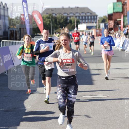 03.10.2025 - Köhlbrandbrückenlauf Jannik Wohlers http://msf.ph/oto/9116649 03.10.2025 13:02:53 Ziel 4095, 4116, 4137, 4203, 4279, 4579, 4619, 4747, 5245, 5793, 5810, 6175, 6255, 6447, 6739 meine-sportfotos.de