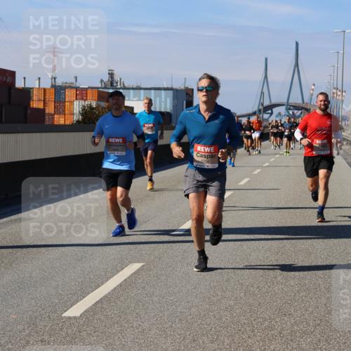 03.10.2025 - Köhlbrandbrückenlauf Strokosch-Dieckow http://msf.ph/oto/9116654 03.10.2025 12:51:30 Position 3 4249, 6256 meine-sportfotos.de