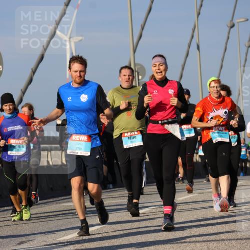03.10.2025 - Köhlbrandbrückenlauf Strokosch-Dieckow http://msf.ph/oto/9116655 03.10.2025 09:49:39 Position 2 1848, 2938, 711, 3751, 1665, 3699, 3126 meine-sportfotos.de