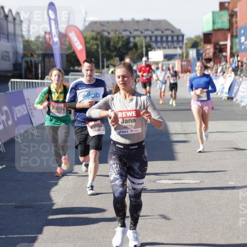 03.10.2025 - Köhlbrandbrückenlauf Jannik Wohlers http://msf.ph/oto/9116656 03.10.2025 13:02:53 Ziel 4095, 4116, 4137, 4203, 4279, 4579, 4619, 4747, 5245, 5793, 5810, 6175, 6255, 6447, 6739 meine-sportfotos.de