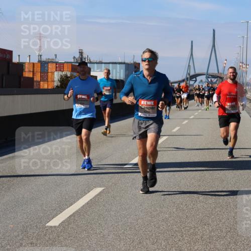 03.10.2025 - Köhlbrandbrückenlauf Strokosch-Dieckow http://msf.ph/oto/9116659 03.10.2025 12:51:30 Position 3 6256 meine-sportfotos.de