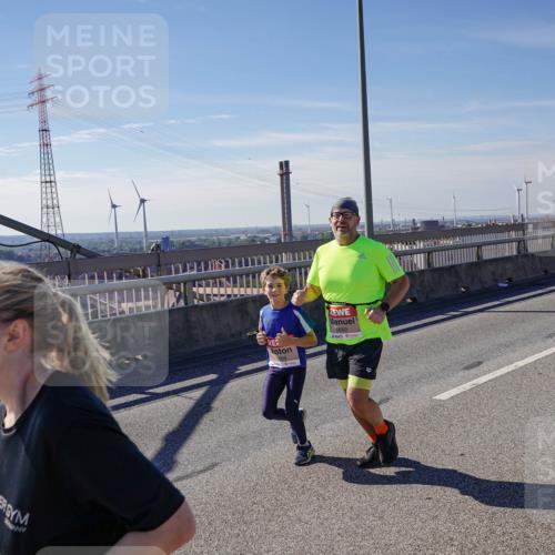 03.10.2025 - Köhlbrandbrückenlauf Michael Burmester http://msf.ph/oto/9116666 03.10.2025 12:58:21 Position 2 6669 meine-sportfotos.de