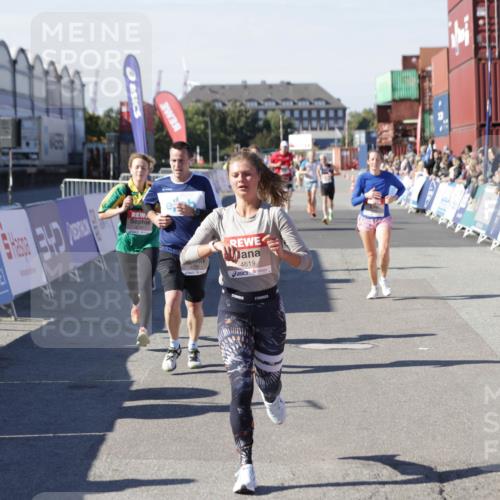 03.10.2025 - Köhlbrandbrückenlauf Jannik Wohlers http://msf.ph/oto/9116672 03.10.2025 13:02:53 Ziel 4095, 4116, 4137, 4203, 4279, 4579, 4619, 4747, 5245, 5793, 5810, 6175, 6255, 6447, 6739 meine-sportfotos.de