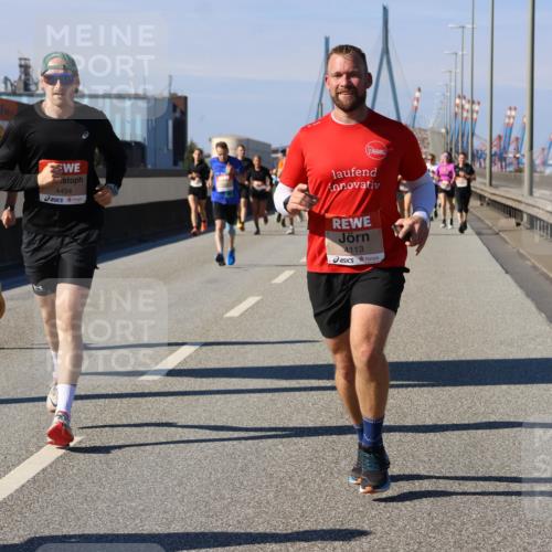 03.10.2025 - Köhlbrandbrückenlauf Strokosch-Dieckow http://msf.ph/oto/9116688 03.10.2025 12:51:32 Position 3 4494, 4113 meine-sportfotos.de