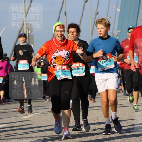 03.10.2025 - Köhlbrandbrückenlauf Strokosch-Dieckow http://msf.ph/oto/9116692 03.10.2025 09:49:42 Position 2 3699, 1305, 3126, 1498 meine-sportfotos.de