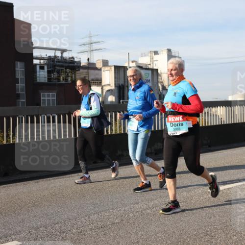 03.10.2025 - Köhlbrandbrückenlauf Lena Gebhardt http://msf.ph/oto/9116707 03.10.2025 10:21:05 Position 2 3093 meine-sportfotos.de