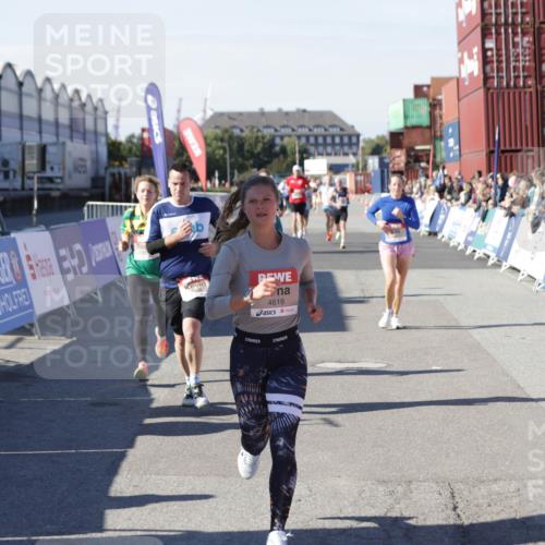 03.10.2025 - Köhlbrandbrückenlauf Jannik Wohlers http://msf.ph/oto/9116719 03.10.2025 13:02:53 Ziel 4095, 4116, 4137, 4203, 4279, 4579, 4619, 4747, 5245, 5793, 5810, 6175, 6255, 6447, 6739 meine-sportfotos.de