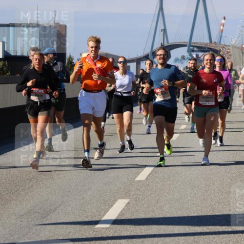 03.10.2025 - Köhlbrandbrückenlauf Strokosch-Dieckow http://msf.ph/oto/9116727 03.10.2025 12:51:39 Position 3 51, 4328 meine-sportfotos.de