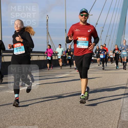 03.10.2025 - Köhlbrandbrückenlauf Strokosch-Dieckow http://msf.ph/oto/9116732 03.10.2025 09:49:49 Position 2 3134, 1770 meine-sportfotos.de