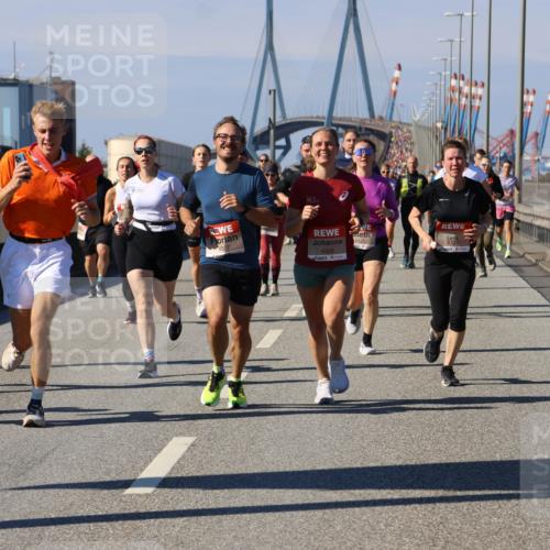03.10.2025 - Köhlbrandbrückenlauf Strokosch-Dieckow http://msf.ph/oto/9116749 03.10.2025 12:51:40 Position 3 4161, 4328, 672 meine-sportfotos.de