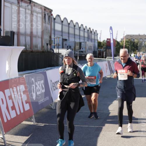 03.10.2025 - Köhlbrandbrückenlauf Jannik Wohlers http://msf.ph/oto/9116758 03.10.2025 13:33:32 Ziel 4006, 4744, 5179, 5211, 5281, 5413, 5546, 5549, 6094, 6276 meine-sportfotos.de