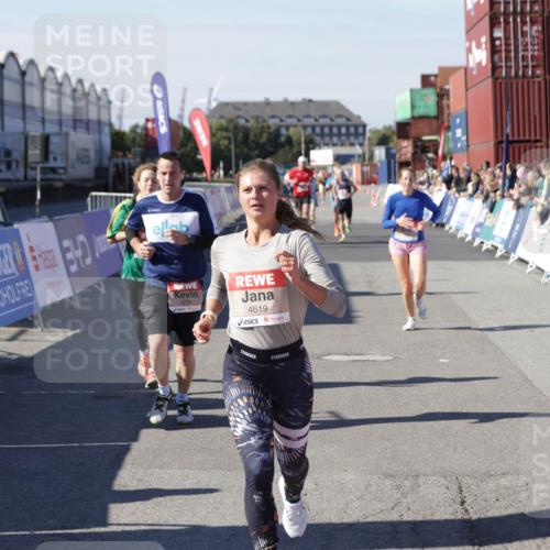 03.10.2025 - Köhlbrandbrückenlauf Jannik Wohlers http://msf.ph/oto/9116764 03.10.2025 13:02:54 Ziel 4095, 4116, 4137, 4203, 4279, 4579, 4619, 4747, 5245, 5793, 5810, 6175, 6447, 6739 meine-sportfotos.de