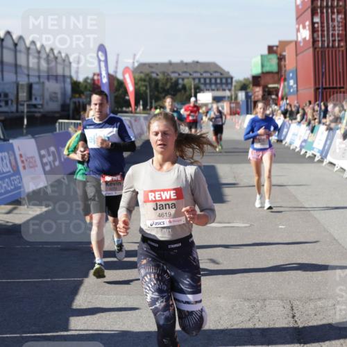 03.10.2025 - Köhlbrandbrückenlauf Jannik Wohlers http://msf.ph/oto/9116777 03.10.2025 13:02:54 Ziel 4095, 4116, 4137, 4203, 4279, 4579, 4619, 4747, 5245, 5793, 5810, 6175, 6447, 6739 meine-sportfotos.de