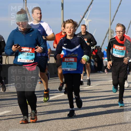 03.10.2025 - Köhlbrandbrückenlauf Strokosch-Dieckow http://msf.ph/oto/9116791 03.10.2025 09:49:53 Position 2 2079, 3075, 3648, 3372 meine-sportfotos.de