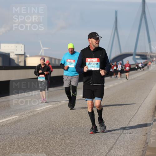03.10.2025 - Köhlbrandbrückenlauf Lena Gebhardt http://msf.ph/oto/9116793 03.10.2025 10:21:34 Position 2 2664 meine-sportfotos.de