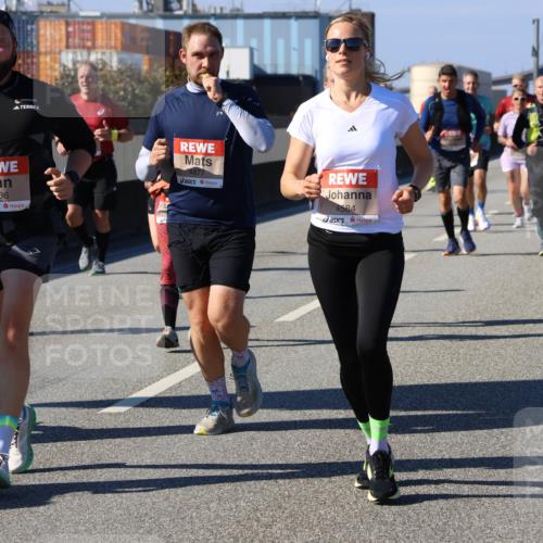 03.10.2025 - Köhlbrandbrückenlauf Strokosch-Dieckow http://msf.ph/oto/9116795 03.10.2025 12:51:46 Position 3 43, 4336, 4877, 4584 meine-sportfotos.de