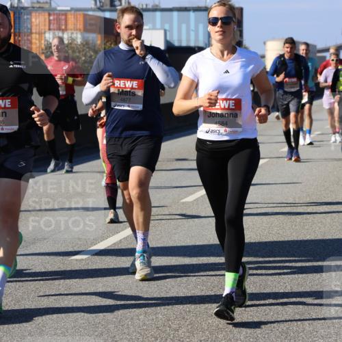 03.10.2025 - Köhlbrandbrückenlauf Strokosch-Dieckow http://msf.ph/oto/9116801 03.10.2025 12:51:46 Position 3 4643, 4336, 4877, 4584 meine-sportfotos.de