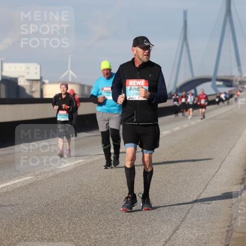 03.10.2025 - Köhlbrandbrückenlauf Lena Gebhardt http://msf.ph/oto/9116803 03.10.2025 10:21:34 Position 2 2664 meine-sportfotos.de