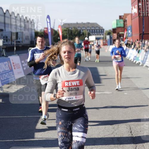 03.10.2025 - Köhlbrandbrückenlauf Jannik Wohlers http://msf.ph/oto/9116818 03.10.2025 13:02:54 Ziel 4095, 4116, 4137, 4203, 4279, 4579, 4619, 4747, 5245, 5793, 5810, 6175, 6447, 6739 meine-sportfotos.de
