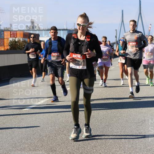 03.10.2025 - Köhlbrandbrückenlauf Strokosch-Dieckow http://msf.ph/oto/9116823 03.10.2025 12:51:50 Position 3 6281 meine-sportfotos.de