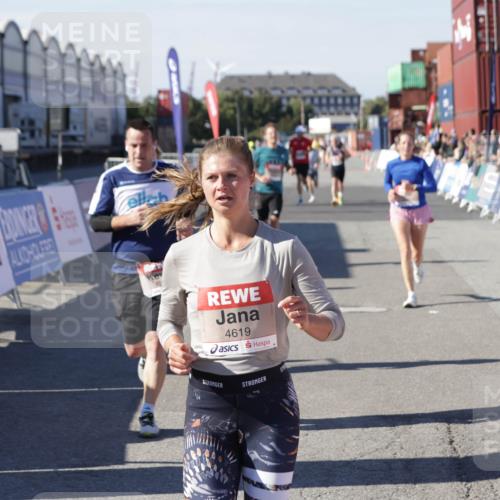03.10.2025 - Köhlbrandbrückenlauf Jannik Wohlers http://msf.ph/oto/9116830 03.10.2025 13:02:54 Ziel 4095, 4116, 4137, 4203, 4279, 4579, 4619, 4747, 5245, 5793, 5810, 6175, 6447, 6739 meine-sportfotos.de
