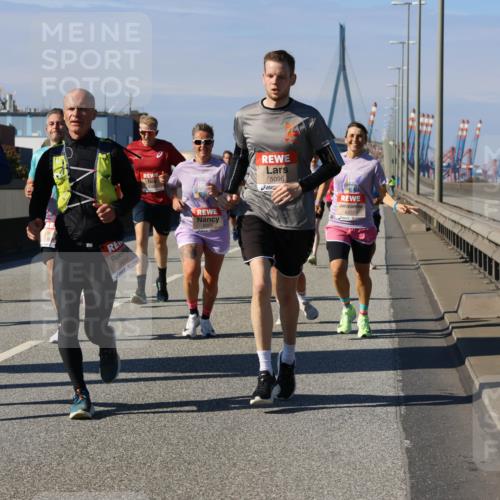 03.10.2025 - Köhlbrandbrückenlauf Strokosch-Dieckow http://msf.ph/oto/9116838 03.10.2025 12:51:51 Position 3 5096 meine-sportfotos.de