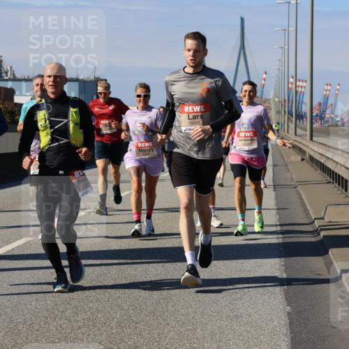 03.10.2025 - Köhlbrandbrückenlauf Strokosch-Dieckow http://msf.ph/oto/9116842 03.10.2025 12:51:51 Position 3 4659, 6224, 5096, 6222, 47 meine-sportfotos.de