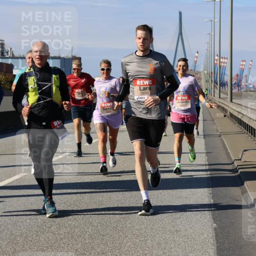 03.10.2025 - Köhlbrandbrückenlauf Strokosch-Dieckow http://msf.ph/oto/9116847 03.10.2025 12:51:51 Position 3 4659, 5096, 6222 meine-sportfotos.de