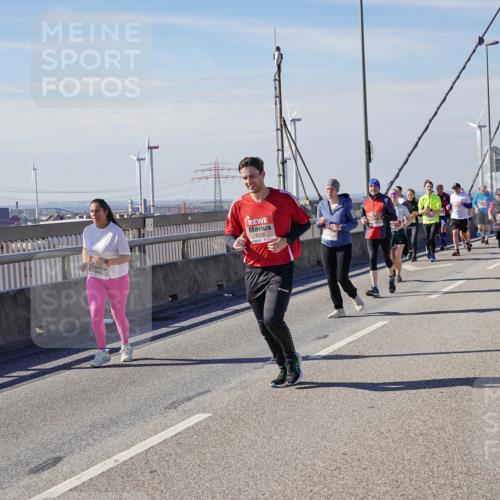 03.10.2025 - Köhlbrandbrückenlauf Michael Burmester http://msf.ph/oto/9116854 03.10.2025 12:58:31 Position 2 6075 meine-sportfotos.de