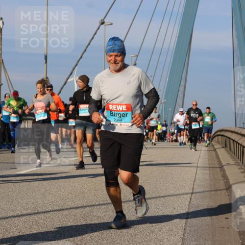03.10.2025 - Köhlbrandbrückenlauf Strokosch-Dieckow http://msf.ph/oto/9116868 03.10.2025 09:50:04 Position 2 2956, 2044 meine-sportfotos.de