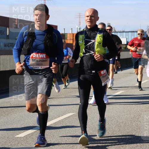 03.10.2025 - Köhlbrandbrückenlauf Strokosch-Dieckow http://msf.ph/oto/9116873 03.10.2025 12:51:52 Position 3 4659, 465, 5096 meine-sportfotos.de