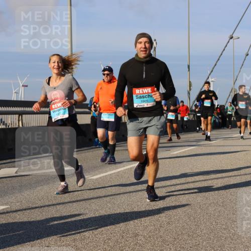 03.10.2025 - Köhlbrandbrückenlauf Strokosch-Dieckow http://msf.ph/oto/9116894 03.10.2025 09:50:07 Position 2 1907, 1905 meine-sportfotos.de