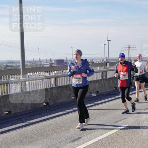 03.10.2025 - Köhlbrandbrückenlauf Michael Burmester http://msf.ph/oto/9116901 03.10.2025 12:58:34 Position 2 5344 meine-sportfotos.de