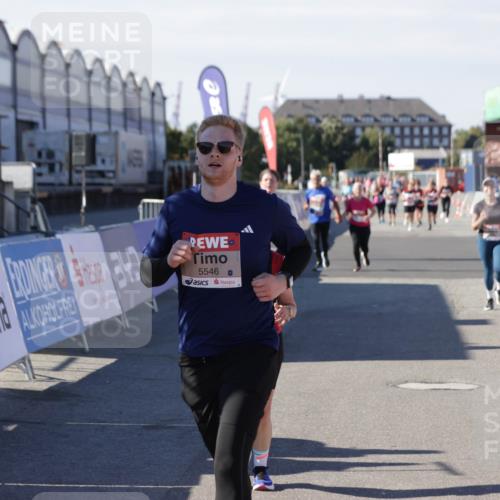 03.10.2025 - Köhlbrandbrückenlauf Jannik Wohlers http://msf.ph/oto/9116911 03.10.2025 13:33:38 Ziel 4006, 4744, 5179, 5281, 5367, 5546, 5549, 5579, 6094, 6734 meine-sportfotos.de