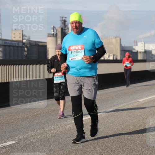 03.10.2025 - Köhlbrandbrückenlauf Lena Gebhardt http://msf.ph/oto/9116913 03.10.2025 10:21:42 Position 2 2236, 2647 meine-sportfotos.de