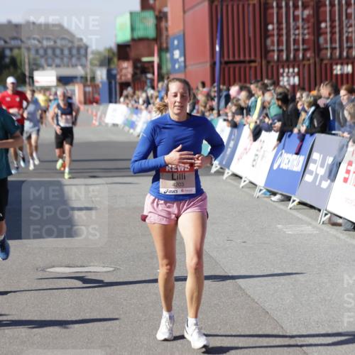 03.10.2025 - Köhlbrandbrückenlauf Jannik Wohlers http://msf.ph/oto/9116914 03.10.2025 13:02:56 Ziel 4095, 4116, 4137, 4203, 4279, 4294, 4619, 4747, 5245, 5793, 5810, 6175, 6447, 6655, 6770 meine-sportfotos.de