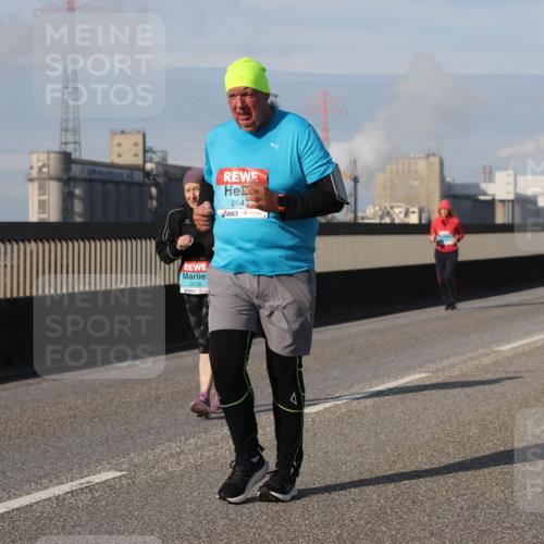 03.10.2025 - Köhlbrandbrückenlauf Lena Gebhardt http://msf.ph/oto/9116933 03.10.2025 10:21:42 Position 2 2236, 2647 meine-sportfotos.de