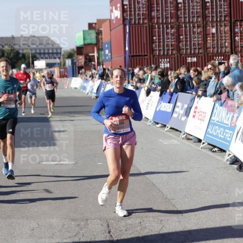 03.10.2025 - Köhlbrandbrückenlauf Jannik Wohlers http://msf.ph/oto/9116944 03.10.2025 13:02:56 Ziel 4095, 4116, 4137, 4203, 4279, 4294, 4619, 4747, 5245, 5793, 5810, 6175, 6447, 6655, 6770 meine-sportfotos.de