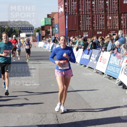 03.10.2025 - Köhlbrandbrückenlauf Jannik Wohlers http://msf.ph/oto/9116949 03.10.2025 13:02:56 Ziel 4095, 4116, 4137, 4203, 4279, 4294, 4619, 4747, 5245, 5793, 5810, 6175, 6447, 6655, 6770 meine-sportfotos.de