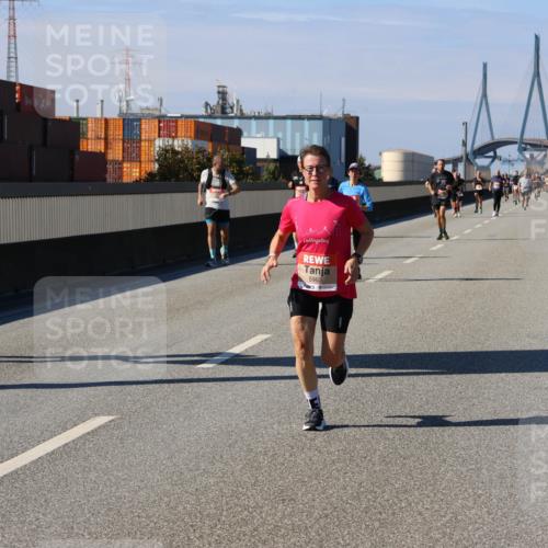 03.10.2025 - Köhlbrandbrückenlauf Strokosch-Dieckow http://msf.ph/oto/9116957 03.10.2025 12:52:02 Position 3  meine-sportfotos.de