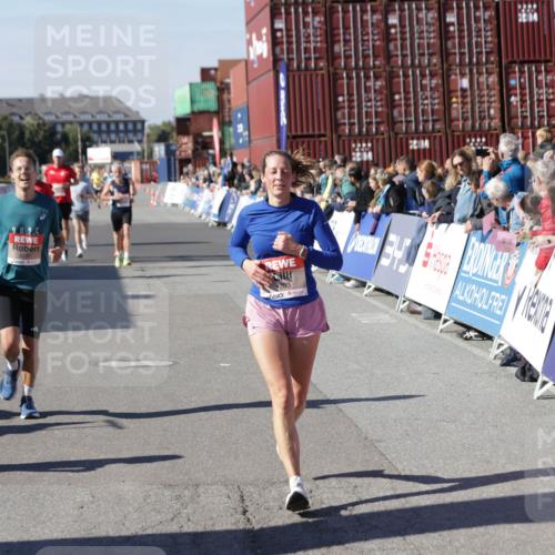 03.10.2025 - Köhlbrandbrückenlauf Jannik Wohlers http://msf.ph/oto/9116968 03.10.2025 13:02:56 Ziel 4095, 4116, 4137, 4203, 4279, 4294, 4619, 4747, 5245, 5793, 5810, 6175, 6447, 6655, 6770 meine-sportfotos.de