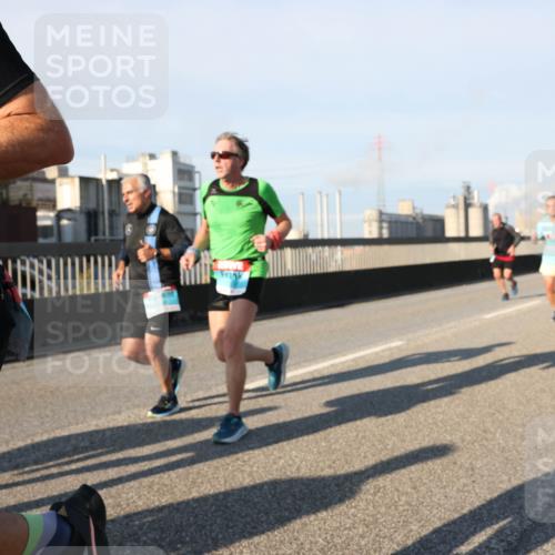 03.10.2025 - Köhlbrandbrückenlauf Lena Gebhardt http://msf.ph/oto/9116973 03.10.2025 09:44:15 Position 2  meine-sportfotos.de